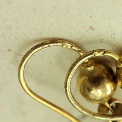 Rakousko-uherské zlaté náušnice s tyrkysy a smaltem