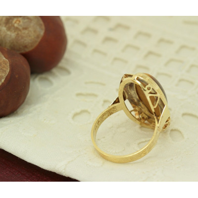 Zlatý prsten s tygřím okem