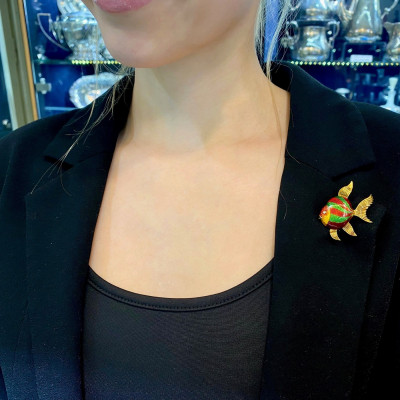 Gold brooch with enamel – fish