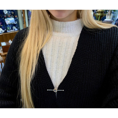 Brožka se safírkem a perličkami