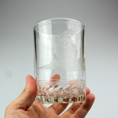 Číše s broušeným dekorem