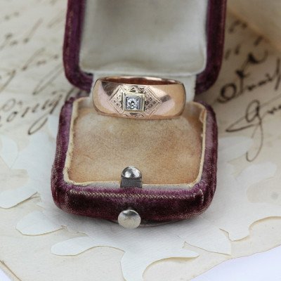 Zlatý prsten s diamantem