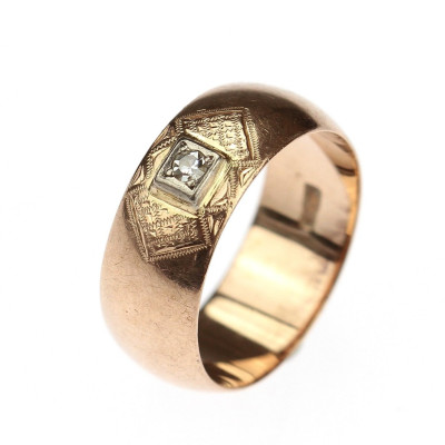 Zlatý prsten s diamantem