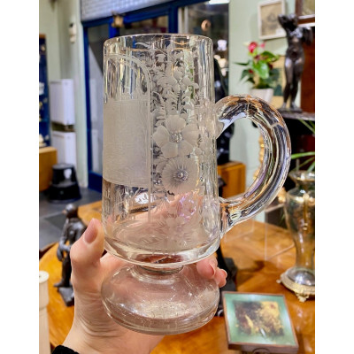 Small glass tankard glass with engraving of Hradčany