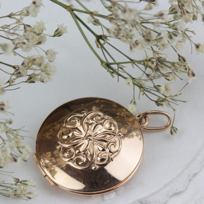 Gold locket