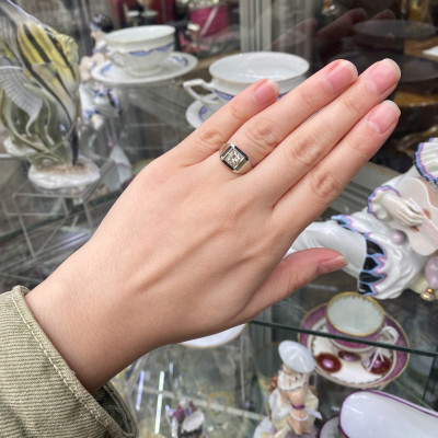 Zlatý prsten s briliantem 0,85 ct