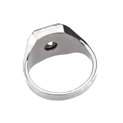 Gold ring with a 0.85 ct diamond