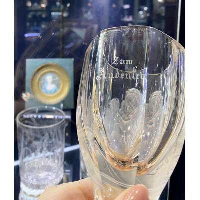 Skleněný pohár s madonou - počátek 20. století