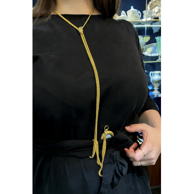 Dlouhý zlatý řetěz se secesním jezdcem