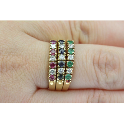 Zlatý prsten se safíry a diamanty