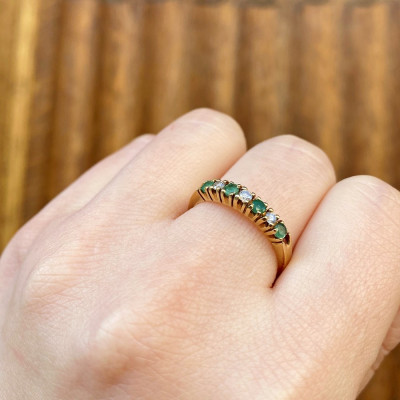 Zlatý prsten se smaragdy a diamanty