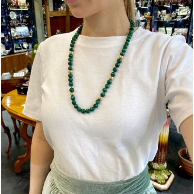 Malachitové korále se zlatými prvky