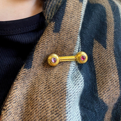 Zlatá brož s ametysty - 3. čtvrtina 19. století