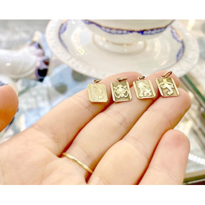 Gold pendant with zodiac sign - Leo