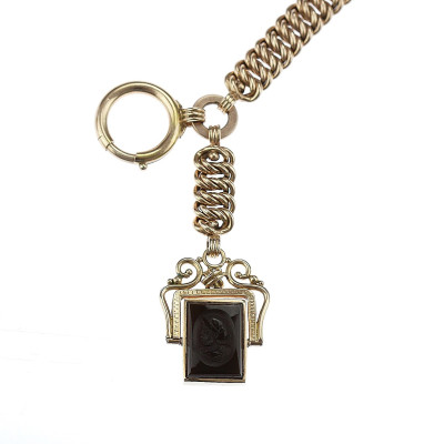 Zlatý šatlén s karneolem – Rakousko-Uhersko