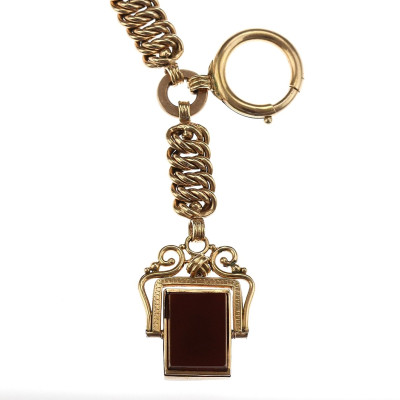 Zlatý šatlén s karneolem – Rakousko-Uhersko