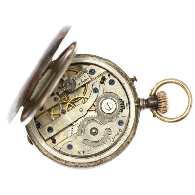 Pocket watch made of silver and gold decorated with niello