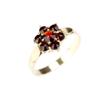 Silver garnet daisy ring