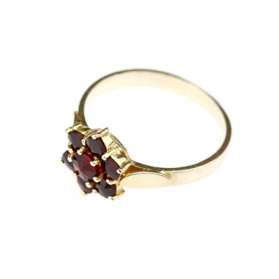 Silver garnet daisy ring