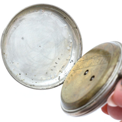 Stříbrné kapesní hodinky na klíč