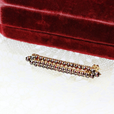 Garnet bar brooch