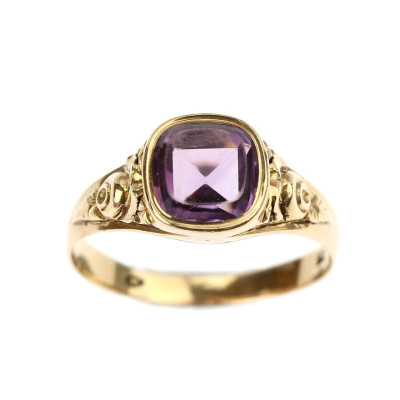 Rakousko-uherský zlatý prsten s ametystem