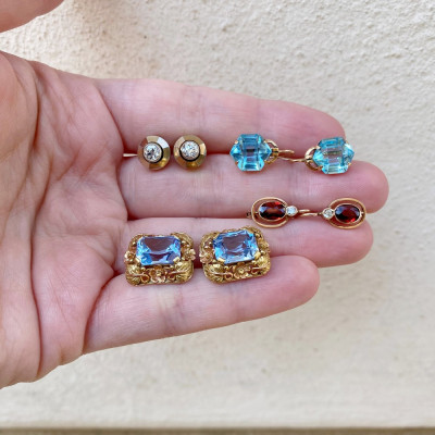 Prvorepublikové náušnice se syntetickými spinely