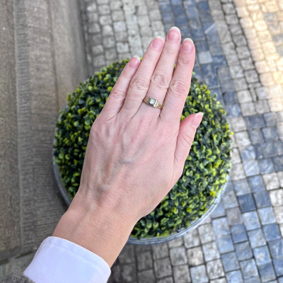 Prvorepublikový zlatý prsten s diamantem 0,25 ct