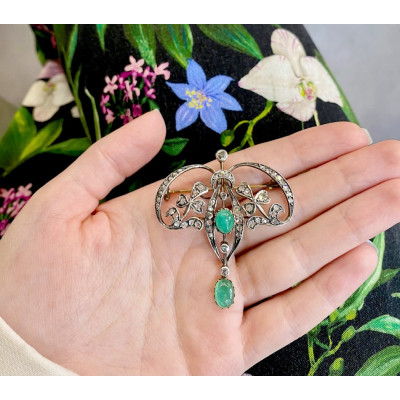 Belle Époque brož s diamanty a smaragdy