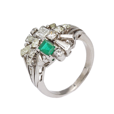 Silver ring with diamonds and emerald