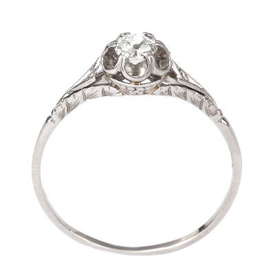 Engraved 18k gold ring with 0,40 ct old cut diamond