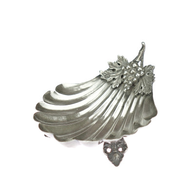 Stříbrná mistička ve tvaru mušle