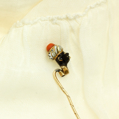 Austro-Hungarian pin with an oriental motif