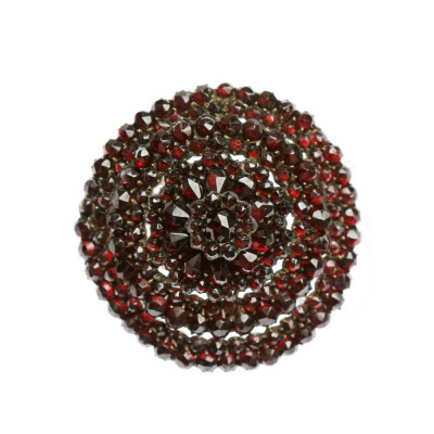 Brooch with Bohemian garnets