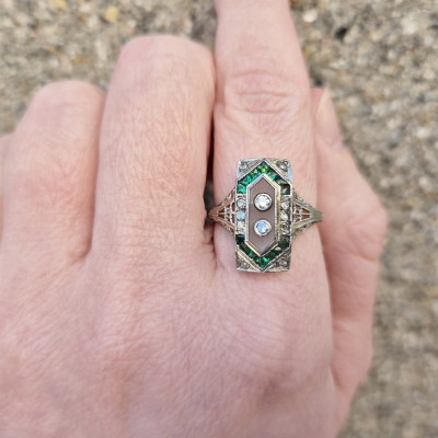 PRODÁNO - Art deco prsten s křištálem, diamanty a smaragdy