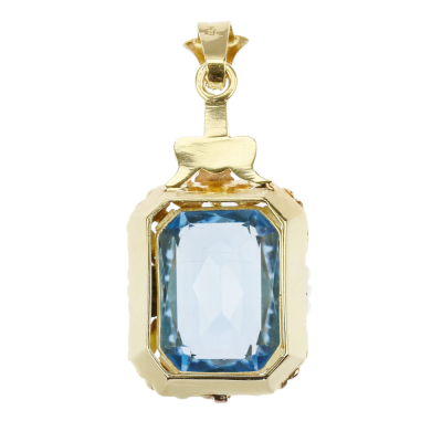 Zlatý přívěsek se syntetickým spinelem - polovina 20. století