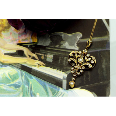 Secesní zlatý náhrdelník s diamanty a perličkami