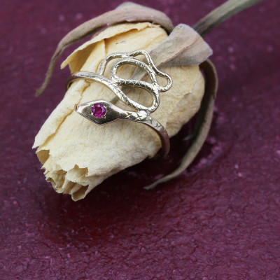 Snake ring with a synthetic ruby