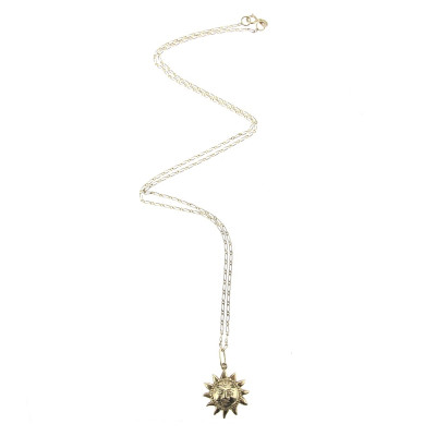 Gold chain with pendant