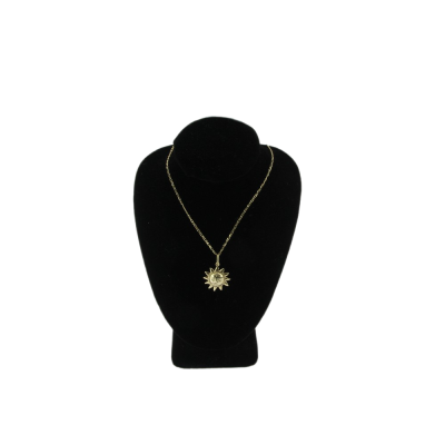 Gold chain with pendant