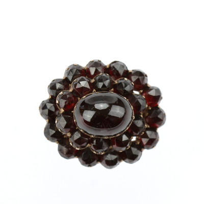 Gold ring with garnets