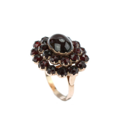 Gold ring with garnets
