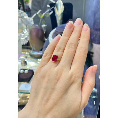 Gold ring with a synthetic ruby - 1930s