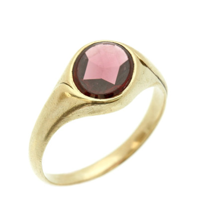 Gold ring with almandine - around 1900