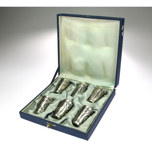 Stříbrné pohárky v etuji