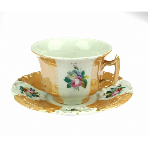 Porcelain cup with saucer -...