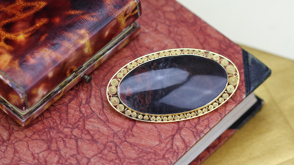 Oválná brož od Marie Křivánkové