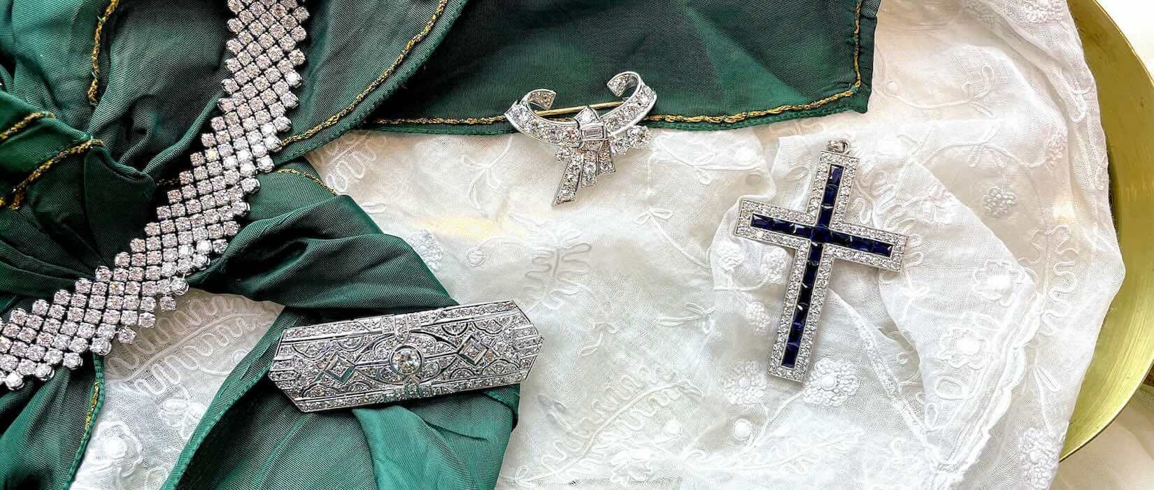 sada šperků s diamanty