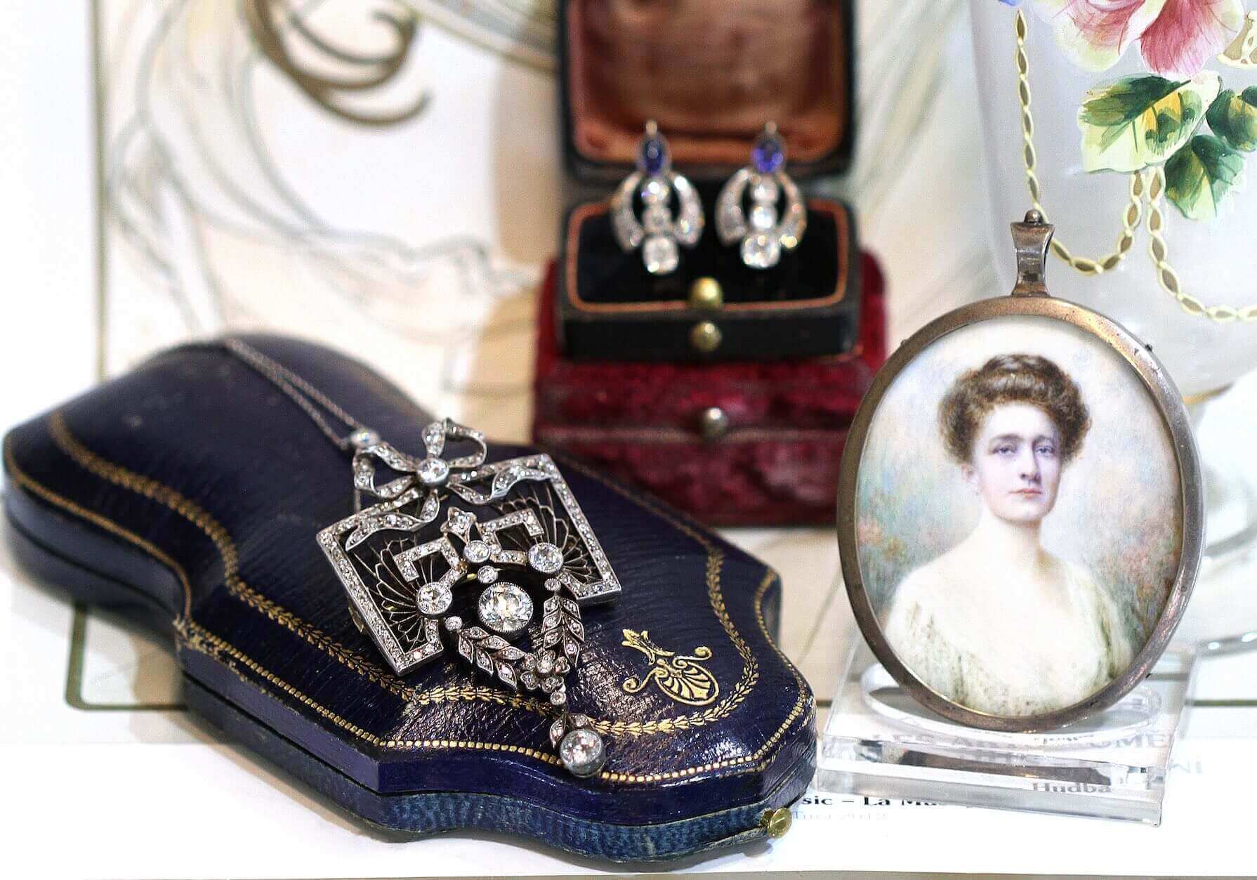 punc - náhrdelník a medailon