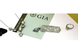 Sherlock Holmes – nový člen týmu Antiques Cinolter